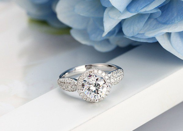 一般钻石戒指的戒托有哪些?该怎么选?